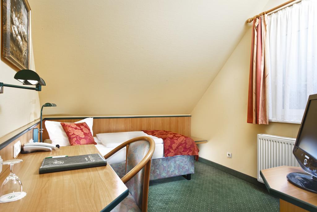 Hotel Landhaus Dierkow Rostock Zimmer foto