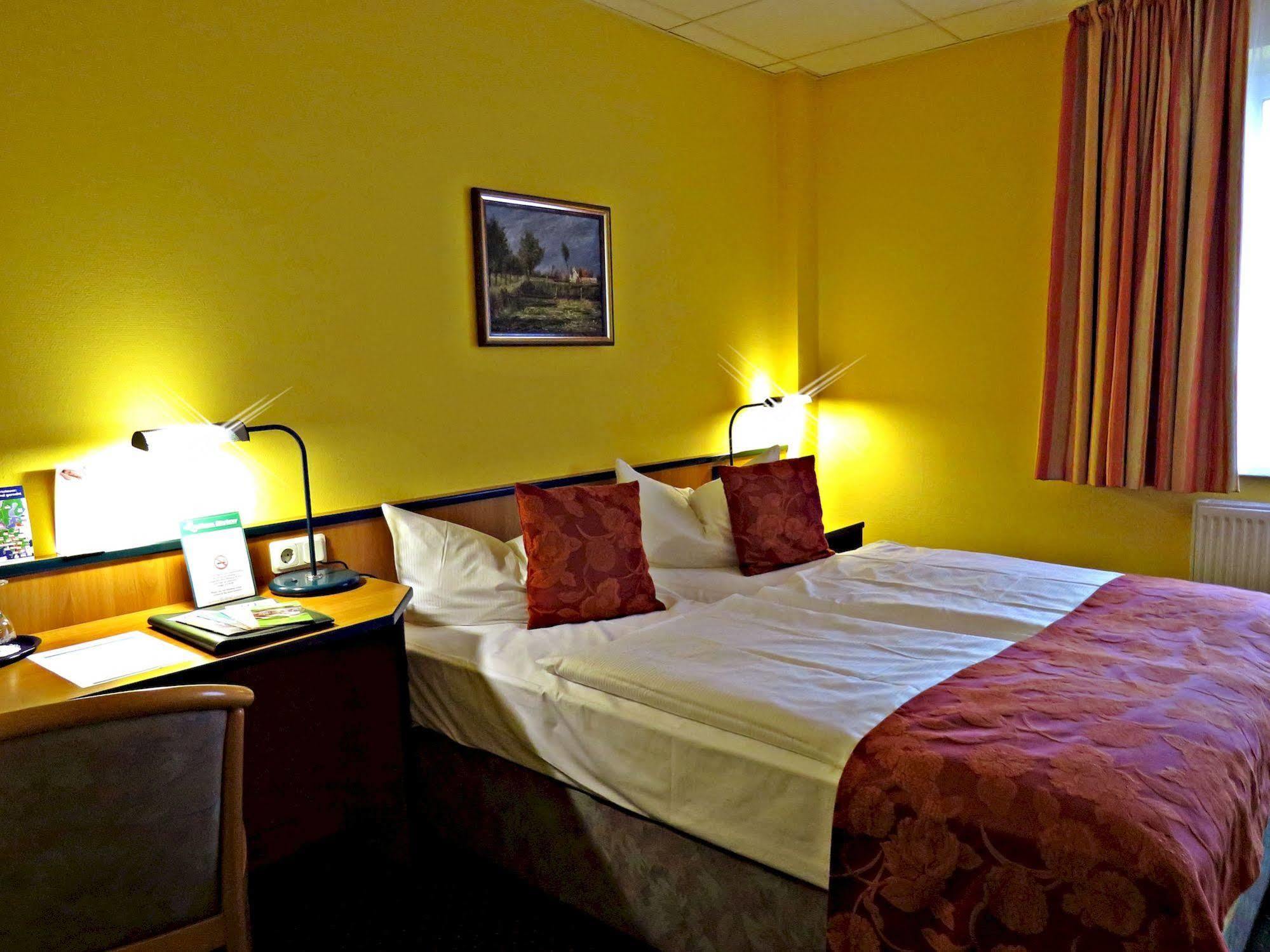 Hotel Landhaus Dierkow Rostock Exterior foto